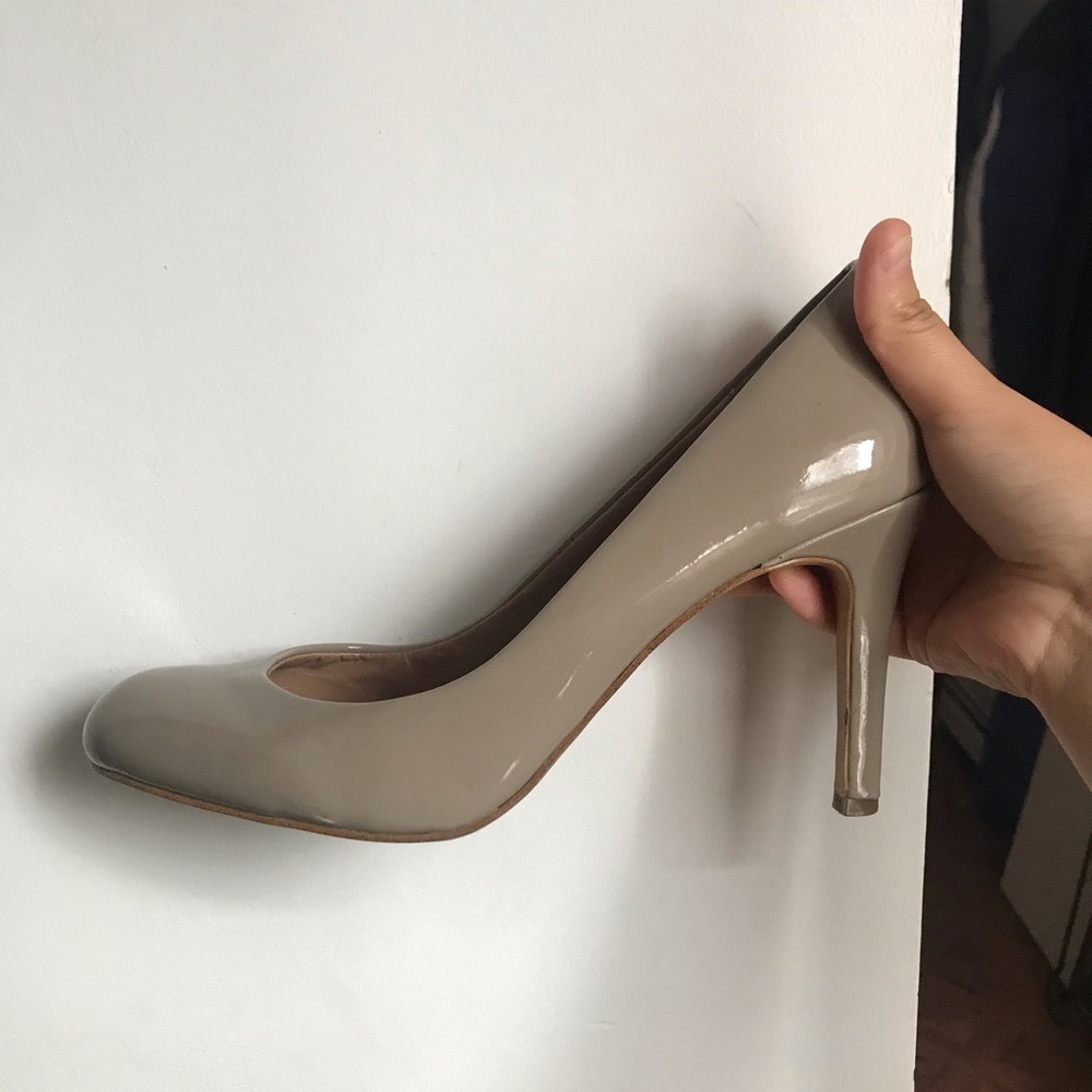 Ann Taylor Beige/Gray Heels